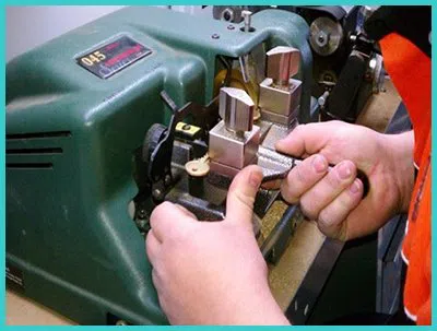 Advanced Locksmith Service Stratford, CT 203-433-3674 - 18-key-making